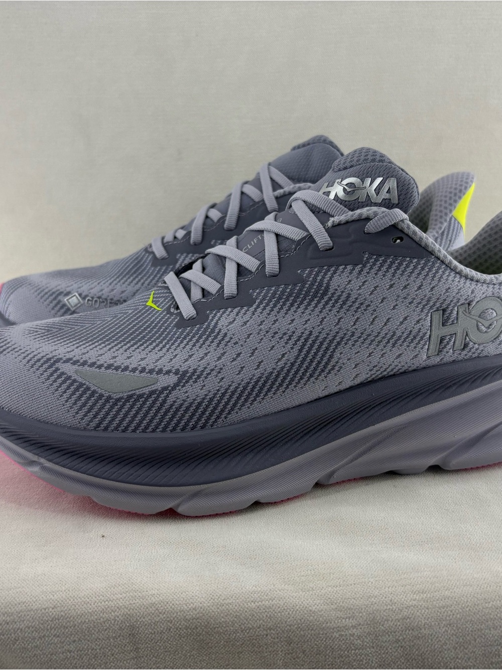 Hoka mens Clifton 9 GTX Athletic Running  size 10.5B / 43 1/3 new without box